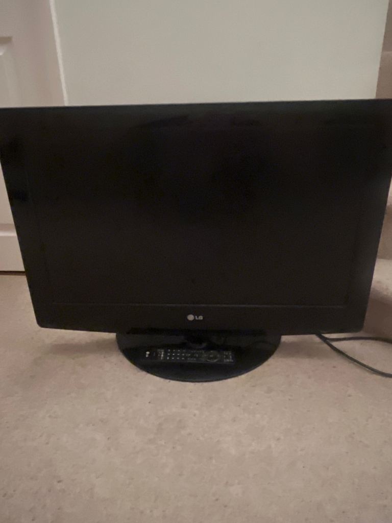 LG TV 32 inch