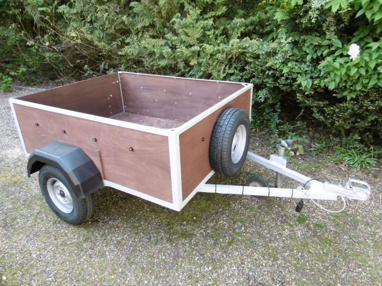 Trailer 5 x 4foot. Ideal for camping with new cover and tyres.