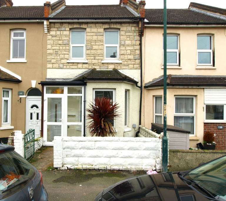 3 Bed house to rent Gordon Road, Rochester, Kent