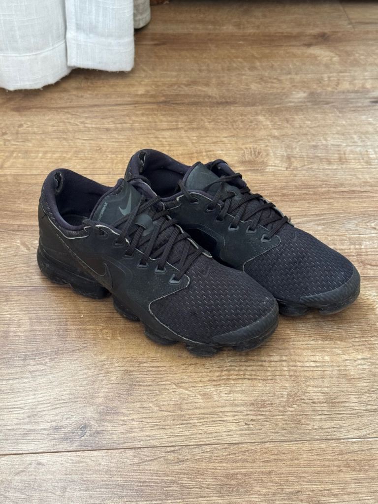Nike Vapormax Trainers – Black, size 6