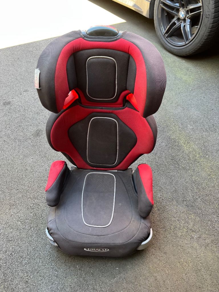 Graco car seat converts from toddler to booster seat