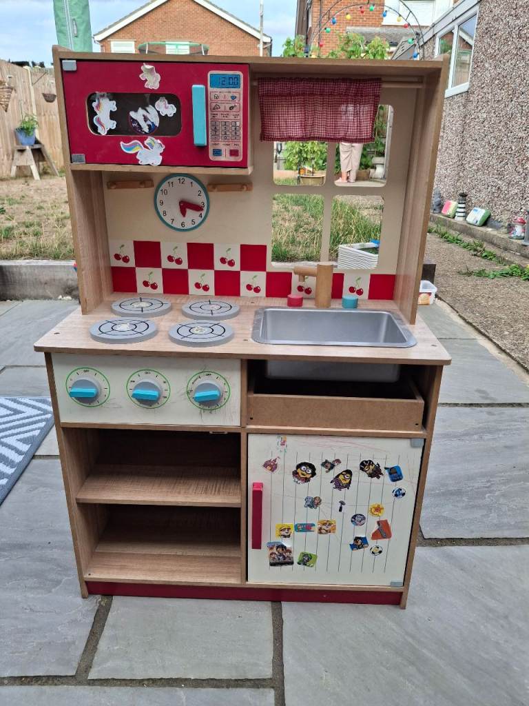 Kiddies play kitchen 