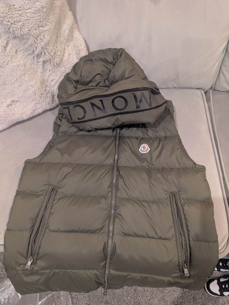 image for Moncler gilet 