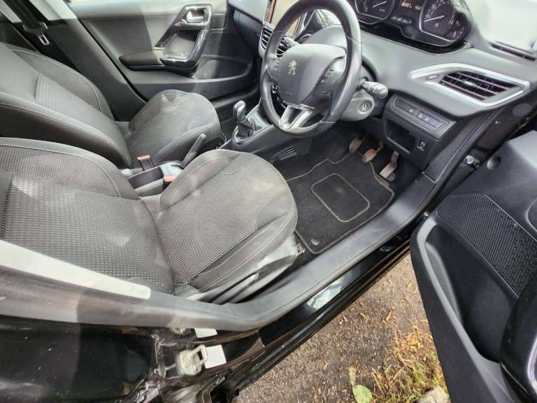Peugeot, 208, Hatchback, 2017, Manual, 1199 (cc), 5 doors