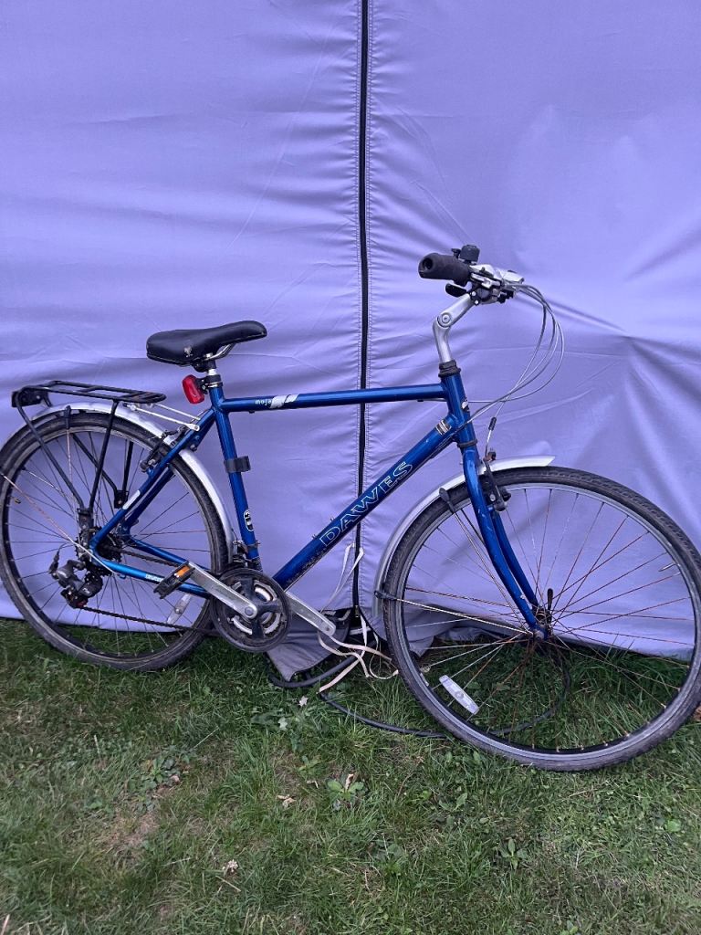 Dawes Mojo Hybrid Bike -  it will need a bit of tlc Blue, Good Condition