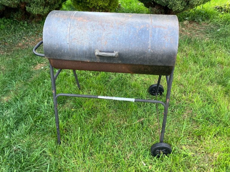 Free barbecue grill in need of care