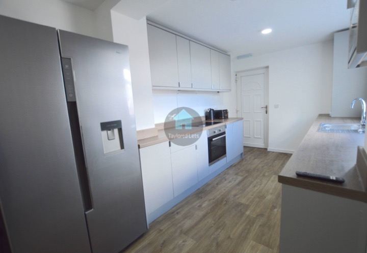 GORGEOUS EN-SUITE BEDROOM AVAILABLE IN HEATON AVAILABLE 07/04/2027 - £795PCM