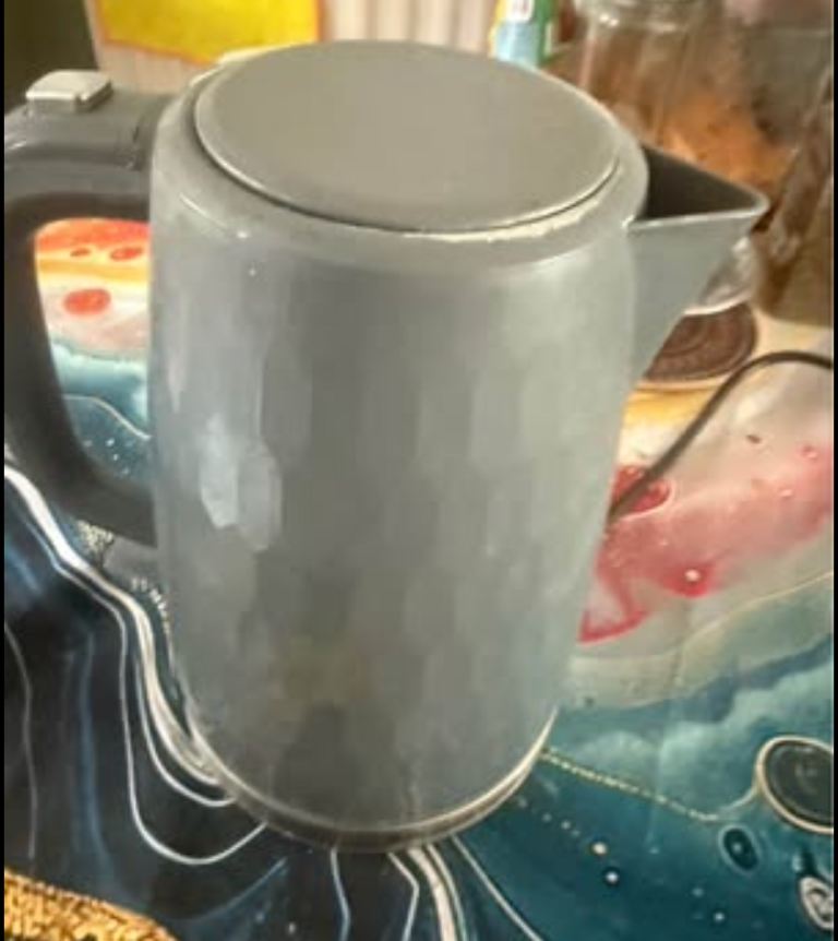 Cordless 1.7L Russell Hobbs Honeycomb Kettle