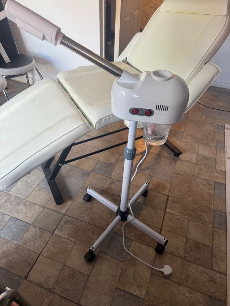 Facial steamer