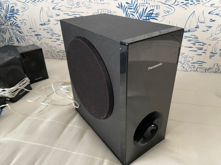 Blue-Ray DVD player with surround sound.