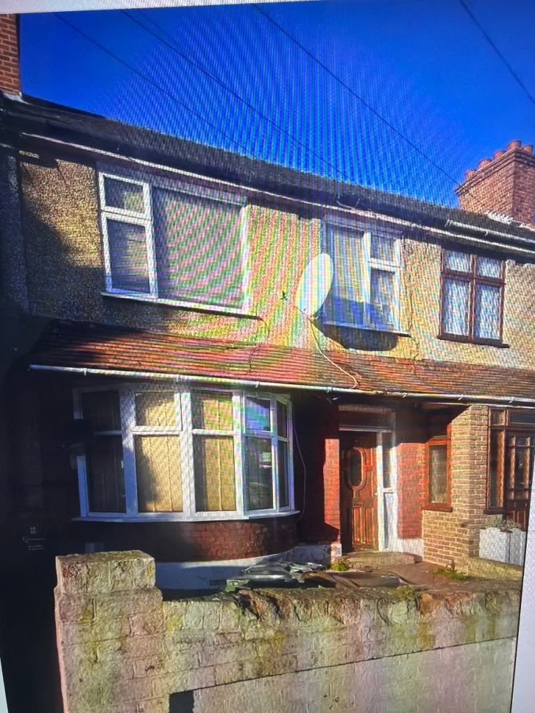 3 bed terraced house to rent Dagenham 