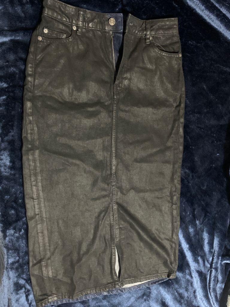 image for Black Denim Skirt – Size 8 (Denim Co.)