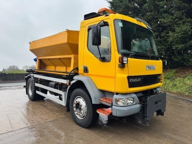 2007 DAF LF55.220 Schmidt Stratos 6m3 gritter plough bracket 