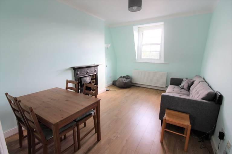 Excellent Condition Spacious prime location 2 Bedrooms Flat very Close to Bow station