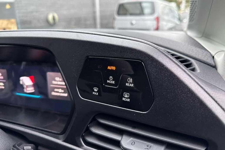 2025 Volkswagen Caddy Maxi C20 Caddy Cargo Commerce Maxi 102 PS 2.0 TDI 6sp Manual Van DIESEL Manual