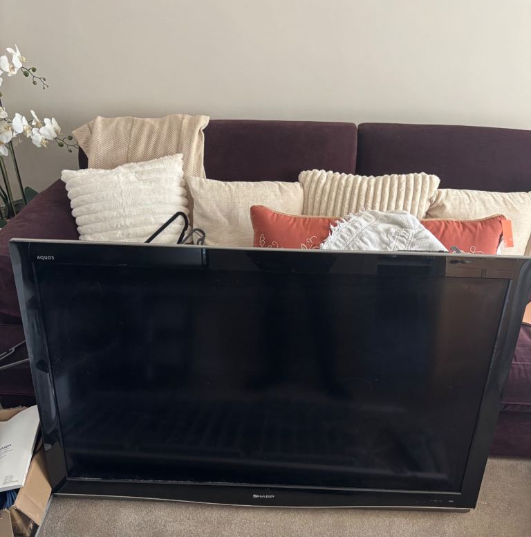 52 inch sharp aquos Tv