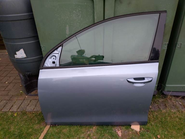 VW Golf Mk6 nearside front door