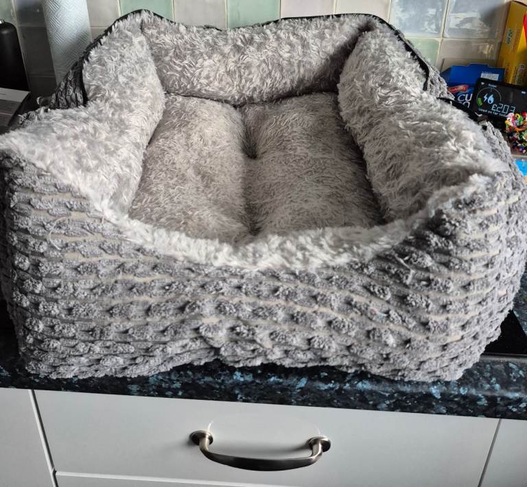 Dog bed 
