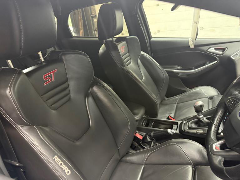 2018 Ford Focus 2.0T EcoBoost ST-3 Navigation 5dr HATCHBACK Petrol Manual