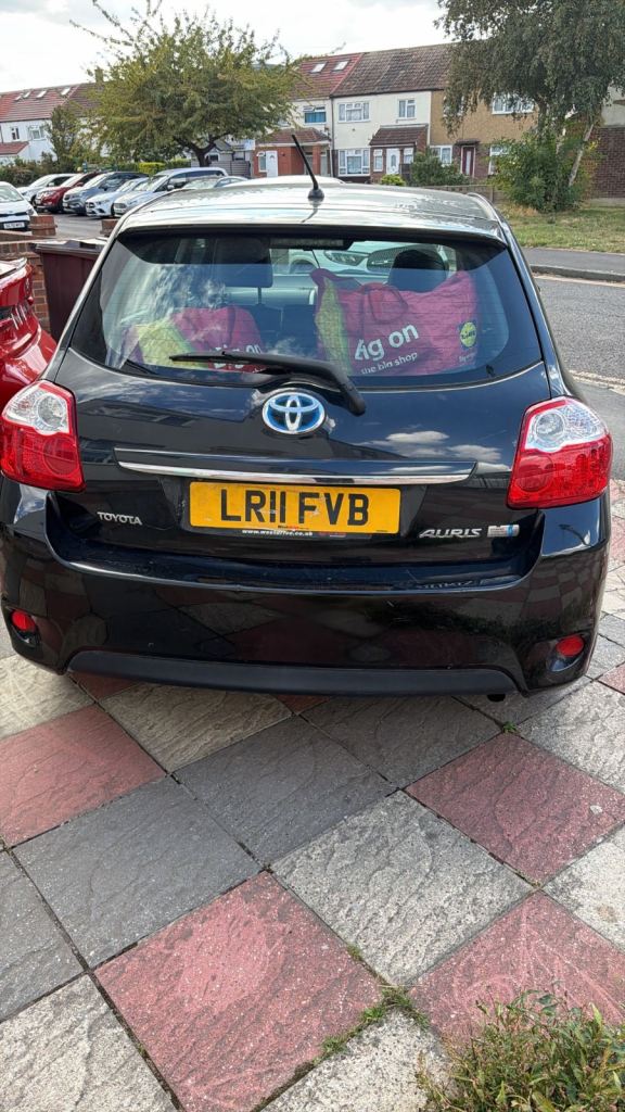Toyota, AURIS, Hatchback, 2011, Semi-Auto, 1798 (cc), 5 doors