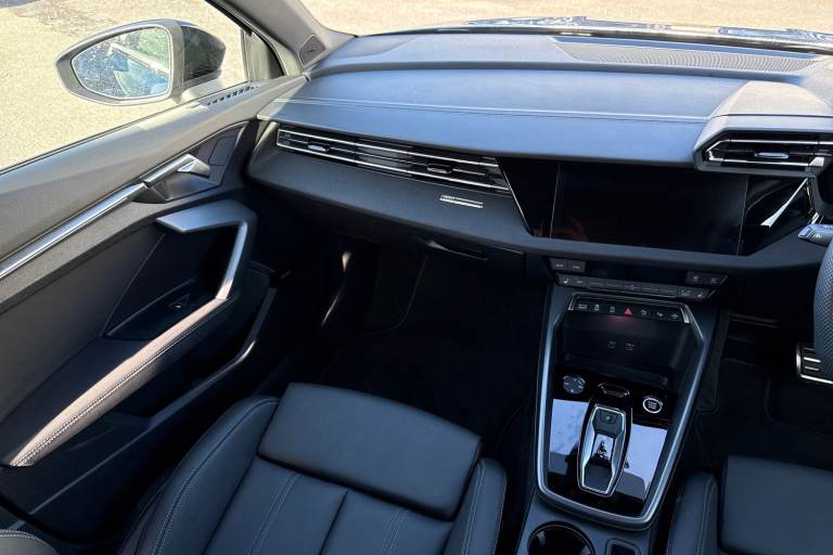 2025 Audi A3 Black Edition 35 TFSI  150 PS S tronic SUV PETROL Automatic