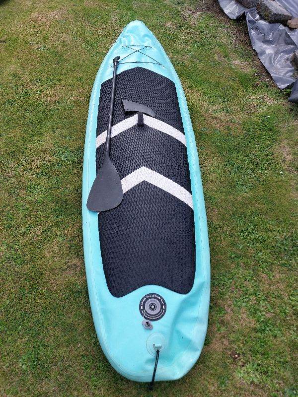 Inflatable Paddle Board with Paddle – Good Condition