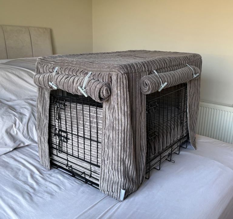  Lords & Labradors Deluxe Crate and bedding- Plush Dark Grey