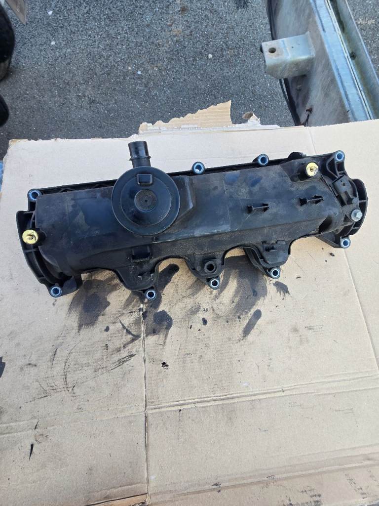 ENGINE VALVE ROCKER COVER Renault Nissan Mercedes 1.5L Diesel K9K