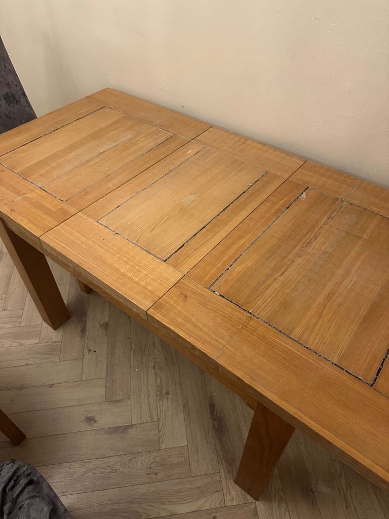 Dining table with chairs - Oak