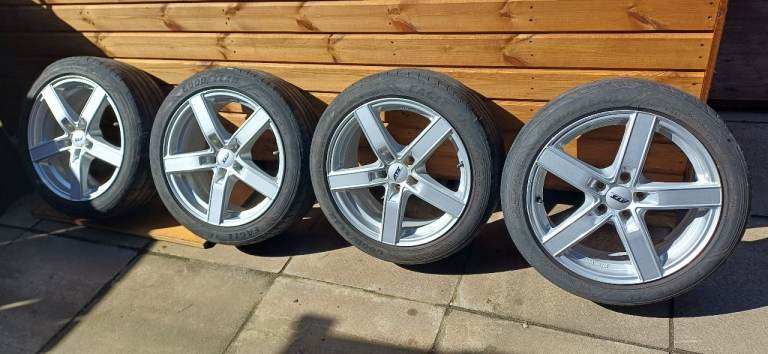 4 x 17inch Alloy Wheels