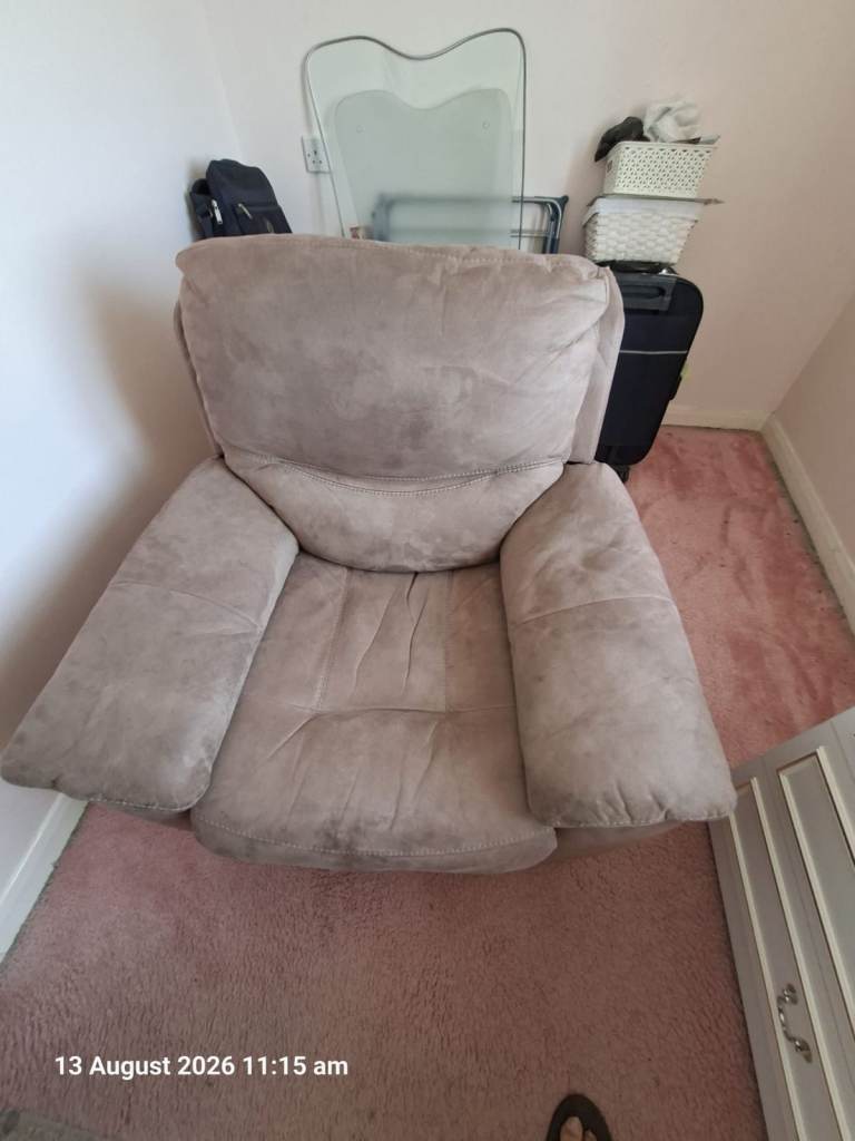 Comfortable Beige Recliner Armchair – Good Condition