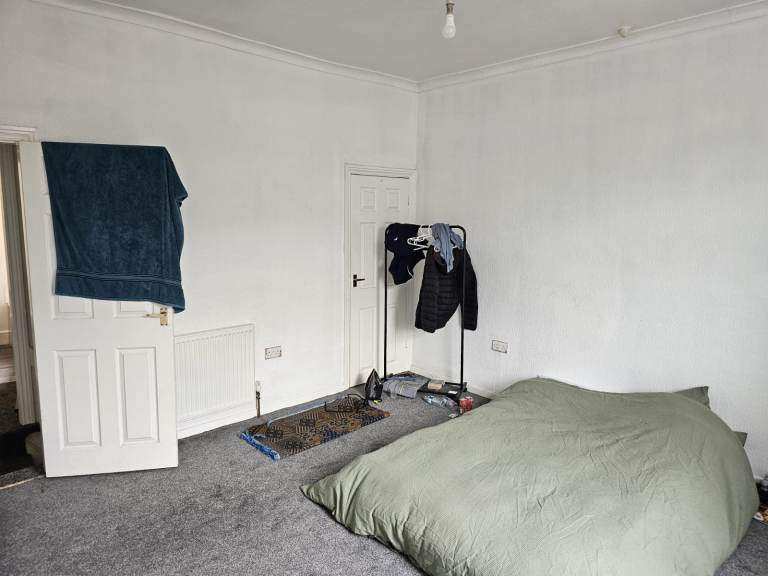 Spacious Double Room in Burnley BB11