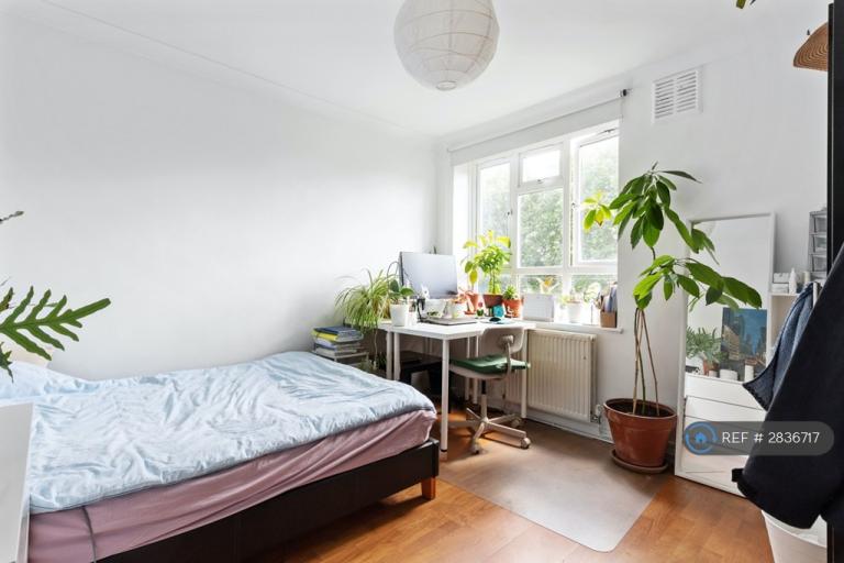 2 bedroom flat in Touchard House, London, N1 (2 bed) (#2836717)