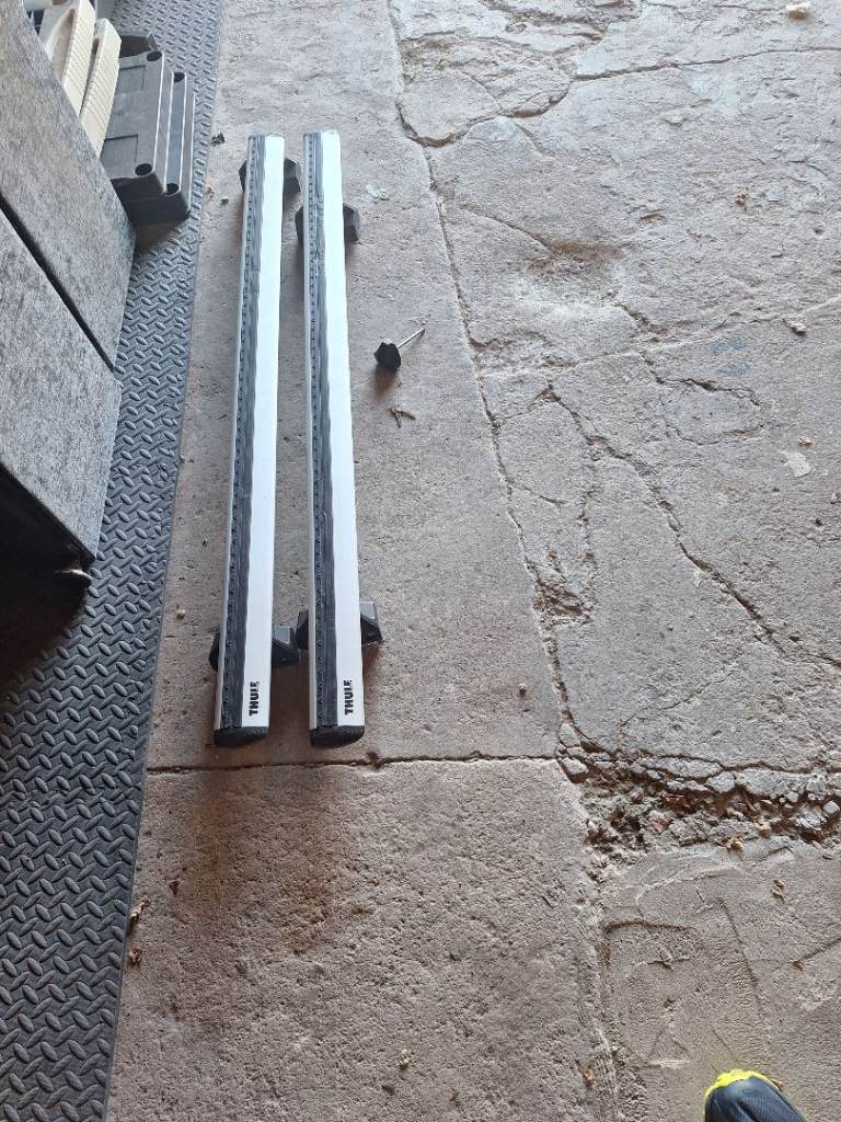 Thule Evo Wingbar roof rails 