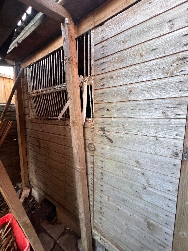 FREE Wooden Garden Shed / Chicken Coop / Pigeon Loft – Fair Condition