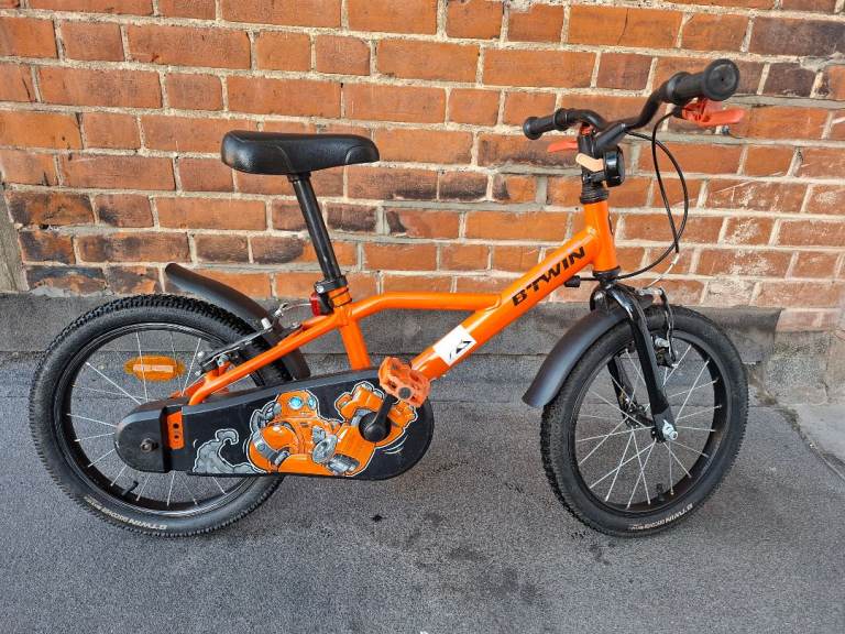 BTWIN ROBOT 500 16" WHEELS KIDS BIKE + HELMET +STABILISERS 