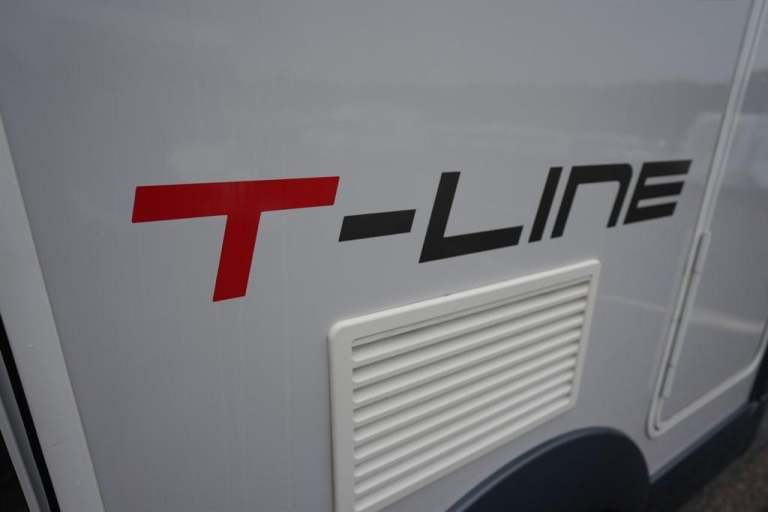 Roller Team T-Line 590 FIAT 4 BERTH 4 TRAVEL SEAT MOTORHOME