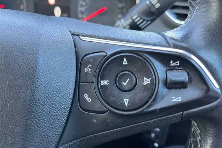 2021 Vauxhall Grandland X 1.2 Turbo SRi Nav 5dr HATCHBACK PETROL Manual