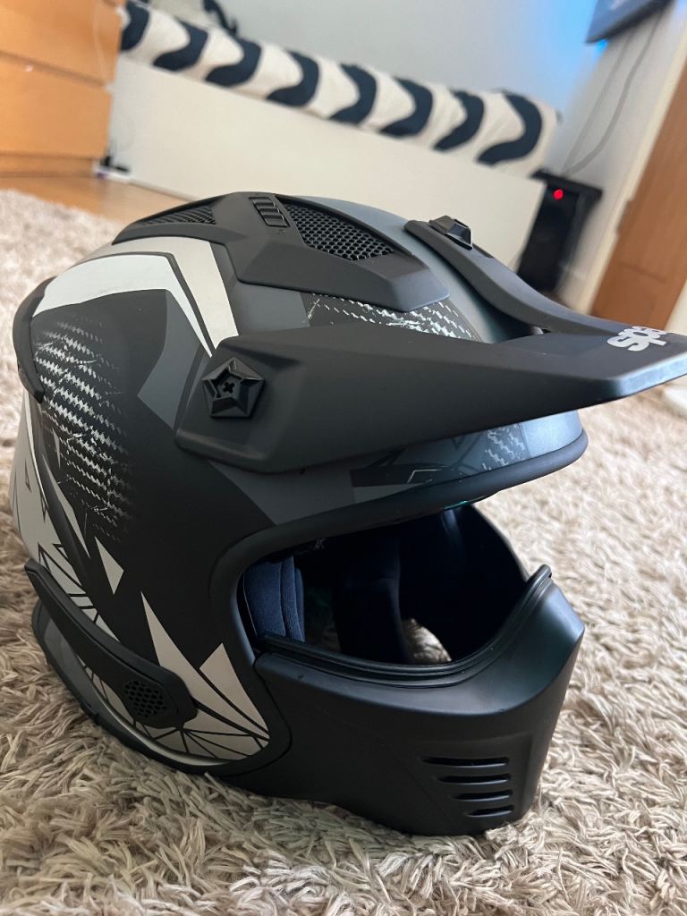 Motorbike helmet XL
