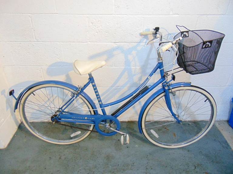 Raleigh Chiltern (18" frame) Commuter/City/Town Bike (free local delivery)