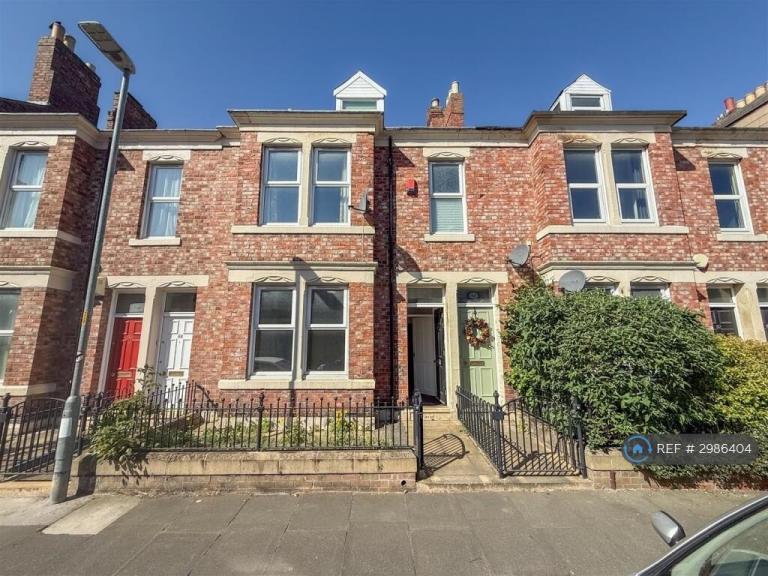 2 bedroom flat in Windsor Avenue, Gateshead, NE8 (2 bed) (#2986404)