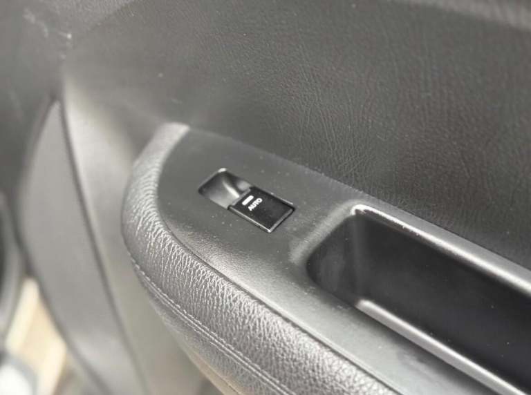 2013 Kia Sorento 2.2 CRDi KX-2 5dr Auto [Sat Nav] ESTATE DIESEL Automatic