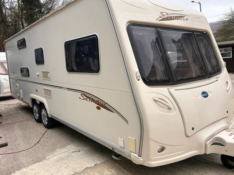 BAILEY SENATOR CAROLINA series 5 , 6 BERTH !