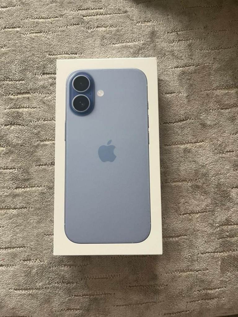 iPhone 17 256gb used £620 new £680 with Apple Warranty