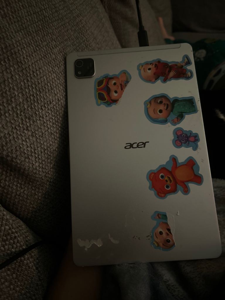 Acer Tablet – Good Condition, Silver