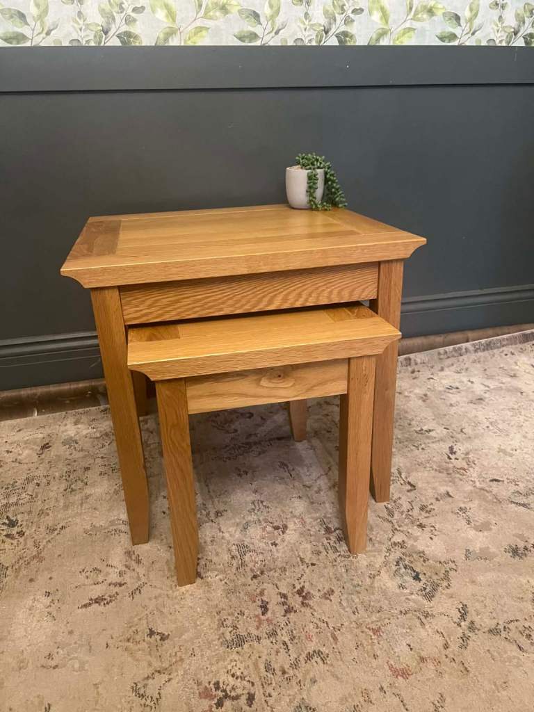💙🌳💡☕️ Barker & Stonehouse solid oak large nest of 2 tables