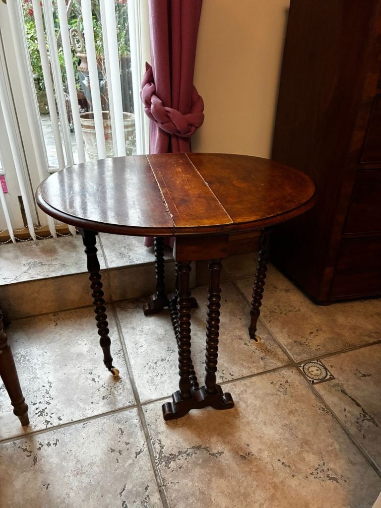 Vintage Drop Leaf Gateleg Dining Table – Good Condition