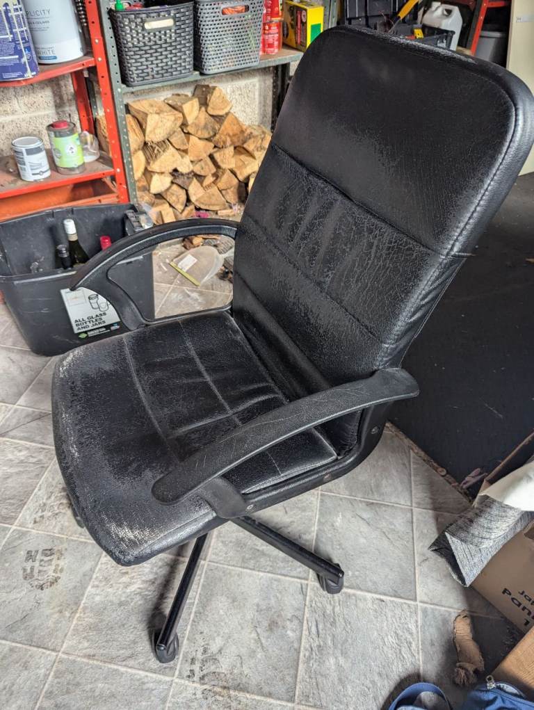 ***FREE** Office/Gaming Chair - Well Used, Black