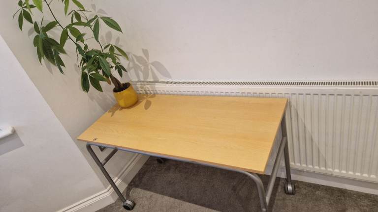 Small Wooden Desk on Wheels – Good Condition