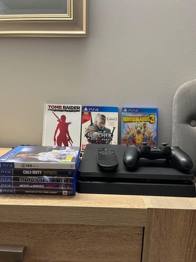 (Excellent Condition) PlayStation 4 Bundle 